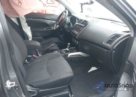 2011 Mitsubishi Outlander Sport Se z USA, uszkodzony, nr VIN JA4AR4AU6BZ024279